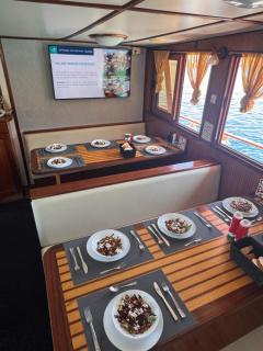 Party boat excursion to Hvar town vith overnight, breakfast and lunch - 1