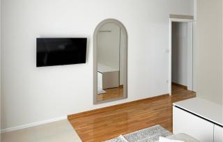 Gorgeous Apartment In Krvavac Ii With Wifi - 1