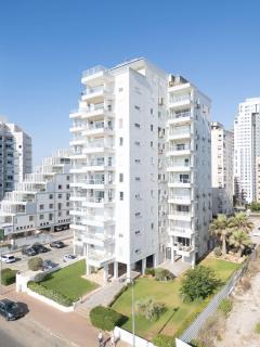 Stunning Sea View 3BDR With Terrace By Isrentals - 4