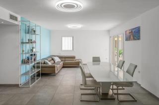 Stunning Sea View 3BDR With Terrace By Isrentals - 3
