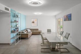 Stunning Sea View 3BDR With Terrace By Isrentals - 1