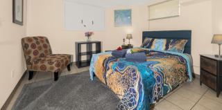 The Cove-Bed and Breakfast Style Unit with 3 bedrooms and Free Parking - 4