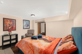The Cove-Bed and Breakfast Style Unit with 3 bedrooms and Free Parking - 2