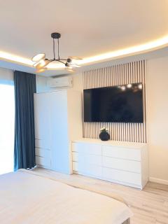 Luxury Boutique Apart-Cinema Room-Panoramic View - 1