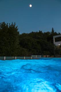 Lux apartment Sara with heated pool and jacuzzi - 2