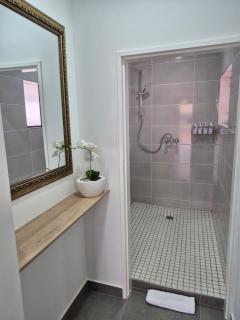 Sage Haven Guesthouse - 8