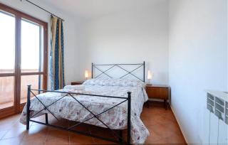 3 Bedroom Stunning Apartment In Pomonte - 7