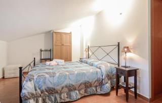 3 Bedroom Stunning Apartment In Pomonte - 2