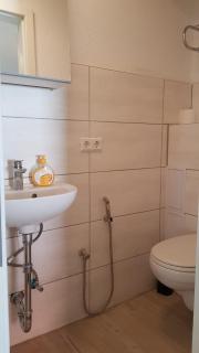 Rennovated - 1 Bed fully Furnished next to U-bahn - 3