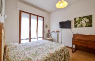 2 Bedroom Stunning Home In Lido Di Camaiore - 2