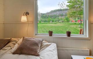 Lovely Home In Vänersnäs With Wifi - 2