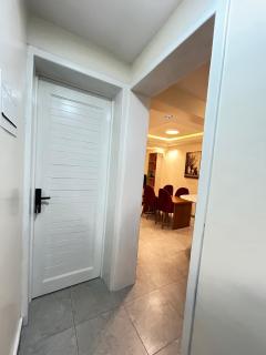 Rebero Elim Oasis Apart 1 - 4