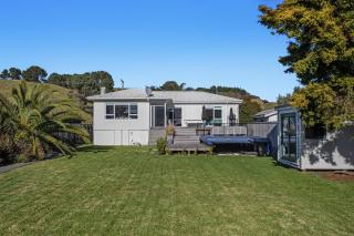 Ocean Breeze Escape - Ohope Holiday Home - 0