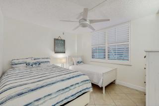 Cozy condo with shared pool water view - 2