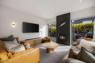 CedarStay Intimate spa hideaway CBD Luxury Villa - 4