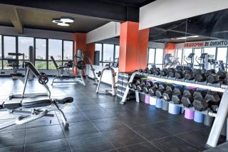 Modern 2BR Westlands, Walk to Sarit, Pool, Gym - 6