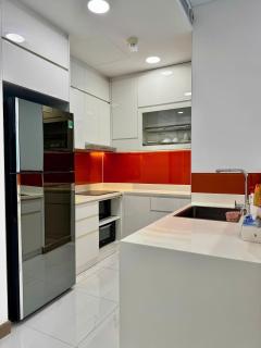 Sunwah Pearl Luxury Apartment - 9