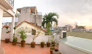Lovely and Bright 4BR House near West Lake - 1