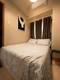 Solana Staycation Suites at Shore 3 Residence Tower 2 - Manila - 8