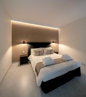Tranquil Spa Retreat with Jacuzzi - 6