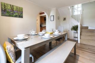Windrush Lake 88, Waterside - 3