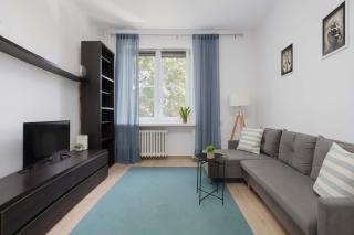 Comfortable Apartment Perfect For Friends, Great Location Close to Metro by Noclegi Renters - 3