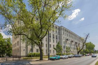 Comfortable Apartment Perfect For Friends, Great Location Close to Metro by Noclegi Renters - 6