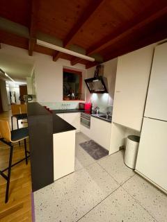 Quiet Loft Great for Couples & Family - 3