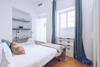Fully Equipped 2-Bedroom ApartmentPerfect Short Stay in Gibraltar Town - 8