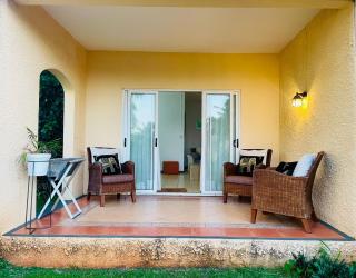 Secure villa in a quiet garden with pool - 2