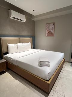 Livi Suites Serviced Apartments - 9