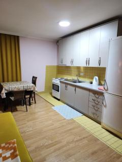 Cozy City View Apartment in Downtown Prishtina - 1