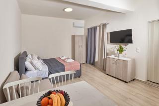 Eris Studio - 2 min from Sandy Beach - 2