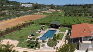Oasis Villa -Private pool &BBQ- 8'from sandy Beach - 7