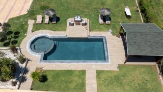 Oasis Villa -Private pool &BBQ- 8'from sandy Beach - 6