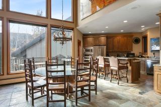Family-Friendly Ski Escape with Hot Tub - 9