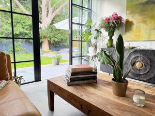Lovely large modern home in private wooded estate - 1