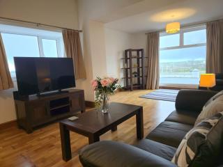 Large coastal home in the countryside of Amlwch - Pass the Keys - 8