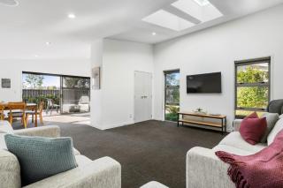 Sun & Surf Stay - Papamoa Holiday Home - 8