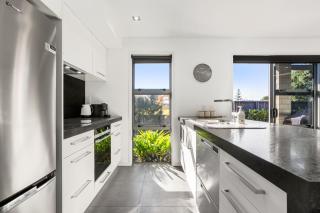 Sun & Surf Stay - Papamoa Holiday Home - 4