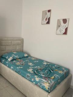 Aura room 102 - 5