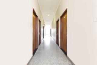FabHotel Aqueens Plaza - 3