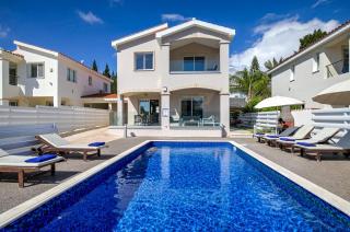 Villa Crystal by Ezoria Villas - 0