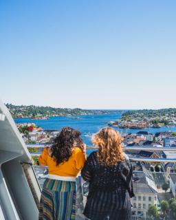 Luxury & Central Your Stylish Stay in Arendal! - 3