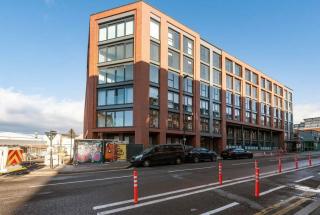 Stylish Contemporary 1BR Apartment in Birmingham - 6