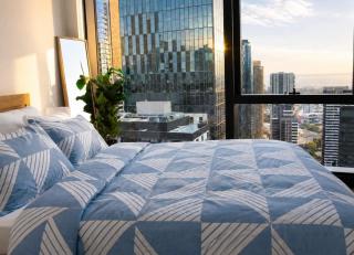 Sea & Skyline Views - Pool, Gym & Sauna - 3
