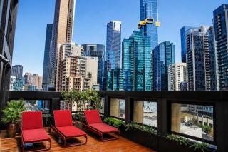 Sea & Skyline Views - Pool, Gym & Sauna - 1