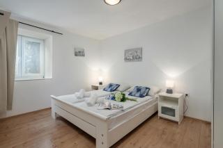 Villa Anna With Private Pool And Garden - Happy Rentals - 4