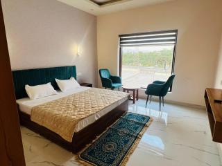 Mount Green Hotel Bharatgarh - 2