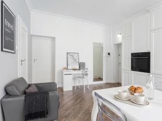 Golden Apartments Warsaw - Elegant Stay, Podwale Street - 2